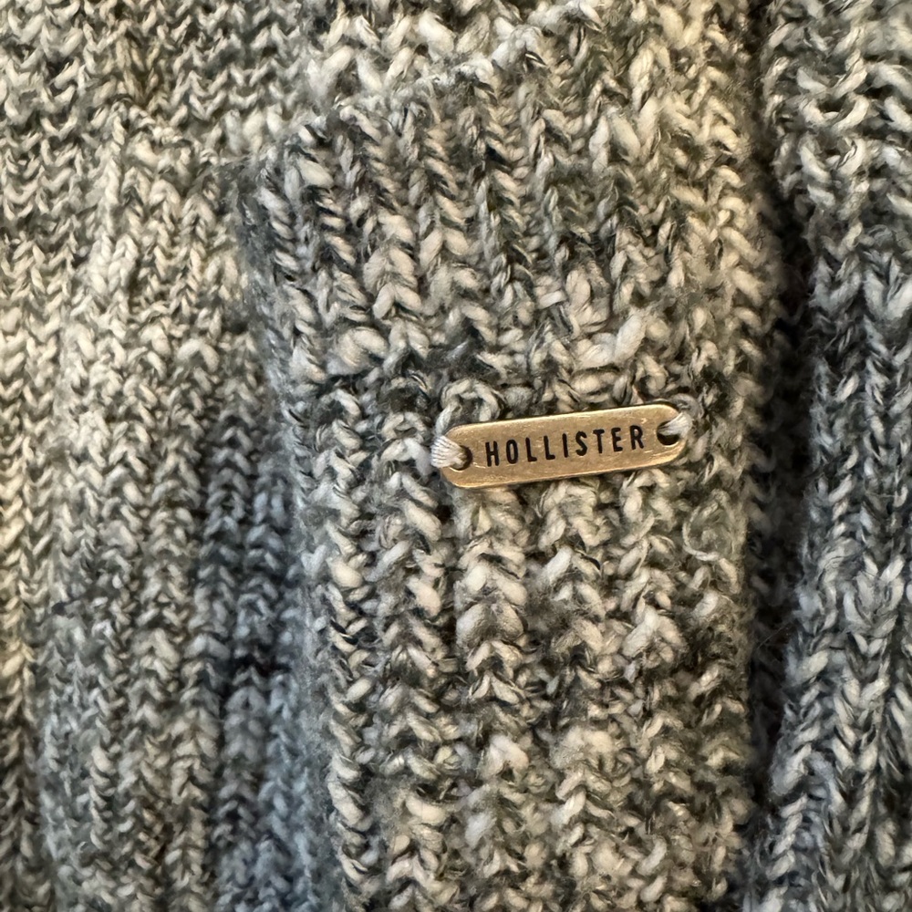 Hollister Cozy Heather Gray Knit Cardigan - Picture 2 of 7